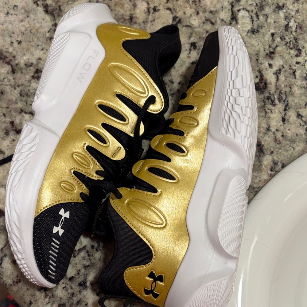 Under Armour Women’s Black and Gold Basketball Athletic Sneakers